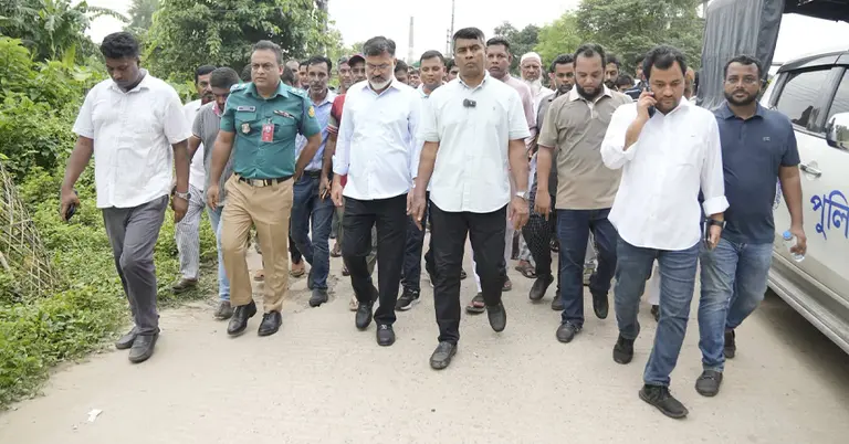 ঘটনাস্থল পরিদর্শন করেছেন ডিএনসিসি প্রশাসক ও ঢাকা-১৮ আসনের এমপি